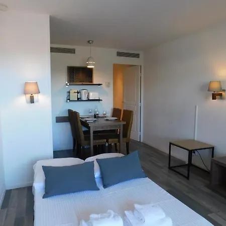 Charming Air-conditioned T2 La Boccawith Sea View And Swimming Pool